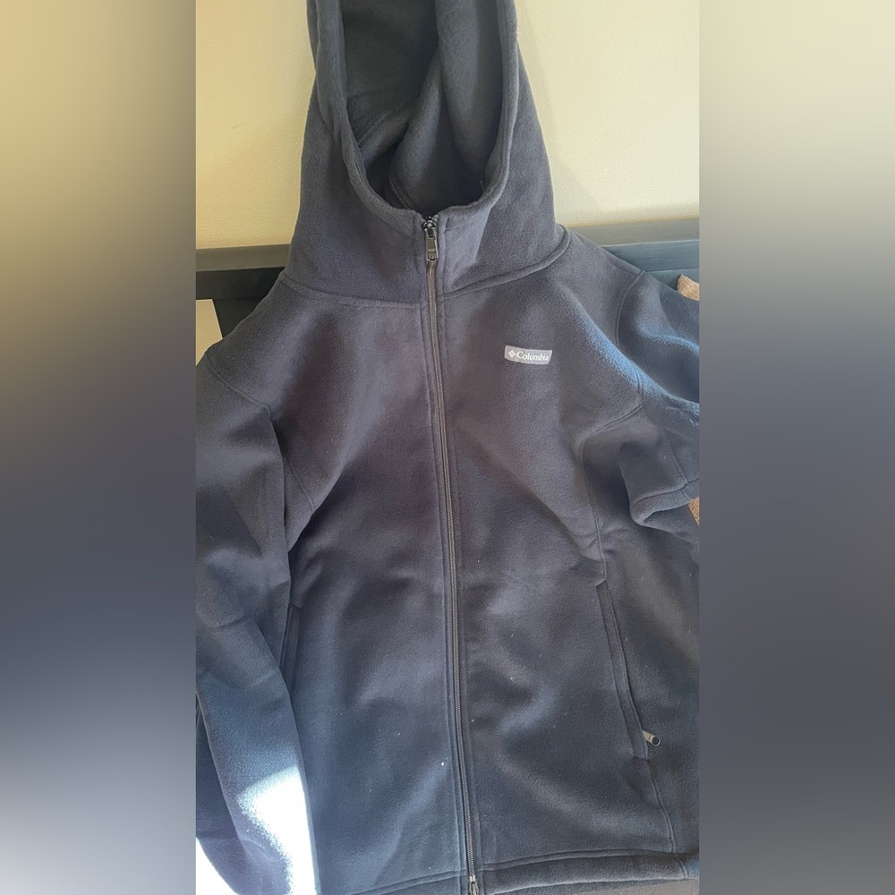 Woman’s Columbia fleece jacket